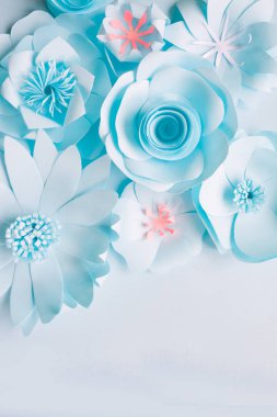 Kağıt çiçekler güzel desen stili arka plan. Düz yatıyordu