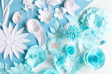 Kağıt çiçekler güzel desen stili arka plan. Düz yatıyordu