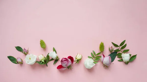 Cornice Rotonda Rose Viola Rosa Lisianthus Bianco Diversi Fiori Sfondo — Foto Stock