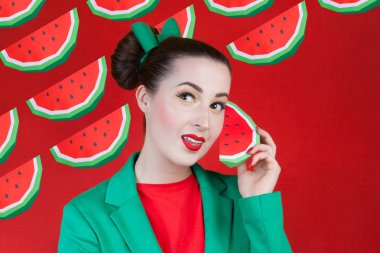 Karpuz parlak bir arka plan üzerinde kağıt modern desen