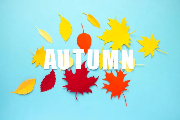 A papír őszi levelei az őszi levélből — Stock Fotó