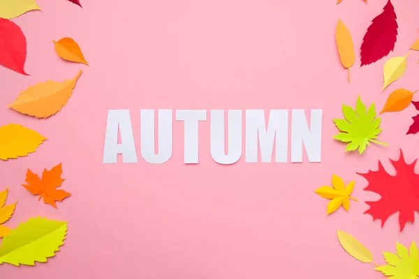 Carta otoño cortada de papel con hojas de papel otoño — Foto de Stock