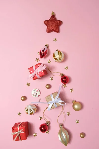 Christmas tree made of colorful presents and gifts. — Stock Photo, Image