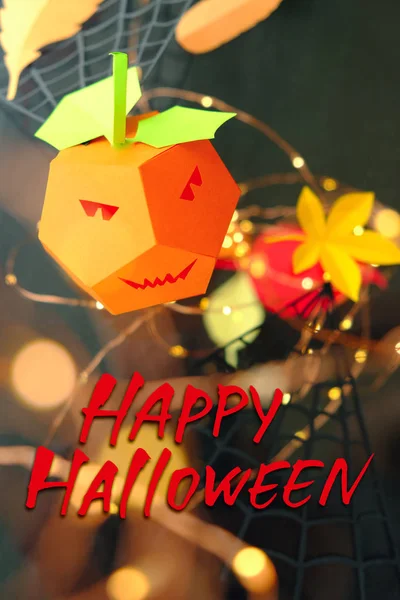 Wesołego halloween. Halloweenowy wystrój wykonany z papieru — Zdjęcie stockowe
