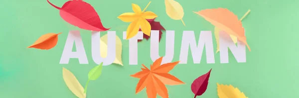 Letras Otoño Cortadas Papel Con Hojas Otoño Papel Sobre Fondo — Foto de Stock