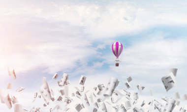Renkli aerostat kağıt belgeler arasında ve mavi bulutlu gökyüzü üzerinde uçan. 3D render.