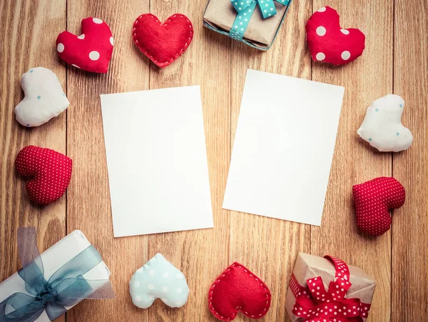 Cuori Amore Foglio Carta Bianca Tavolo Legno — Foto Stock