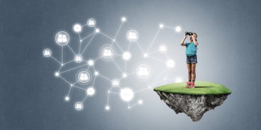 Yüzen adada tatlı bir gülümseme sunan sosyal bağlantı konsepti