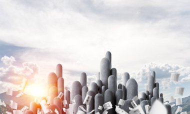 Açık havada güzel manzara ile kağıtları arka plan üzerinde uçan arasında yer alan yüksek ve büyük taş sütunlar görüntüsü. Duvar kağıdı, zemin ile boşaltmak.