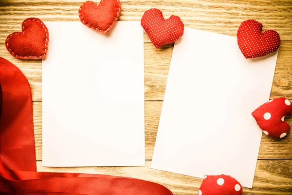 Amor Corazones Hoja Papel Blanco Mesa Madera — Foto de Stock