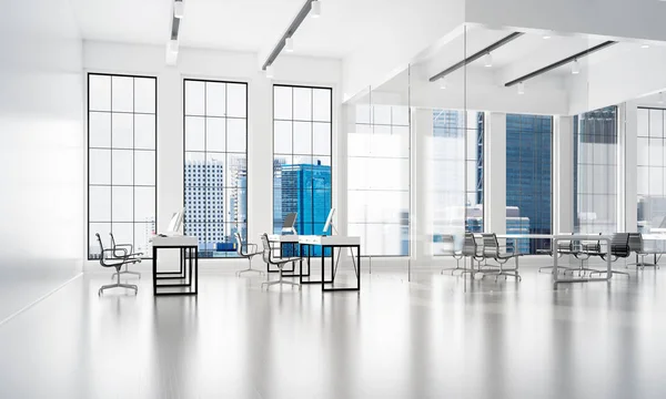 Modernes Leeres Elegantes Büro Mit Fenstern Und Arbeitsplätzen Gemischte Medien — Stockfoto