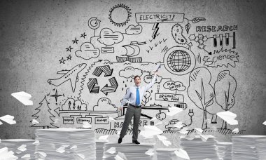 Eko-analitik bilgi arka plan üzerinde uçan kağıt arasında duran el kitabı ile uydurarak işadamı uçakları. Karışık teknik.