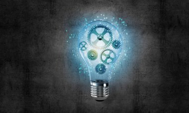 Parlak cam ampul arka plan üzerinde koyu gri duvar içinde birden çok gears ile. 3D render.