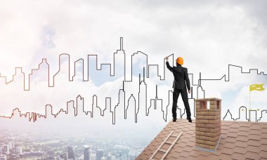 Mühendis, evinin çatısına geri döndü ve şehri çiziyor. Karışık ortam