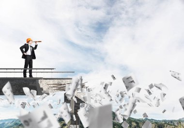 Sorunların çözümü için yeni yollarını ararken.