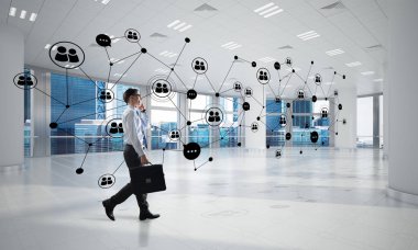 Ağ kurma ve sosyal iletişim kavramı modern iş için etkili bir nokta