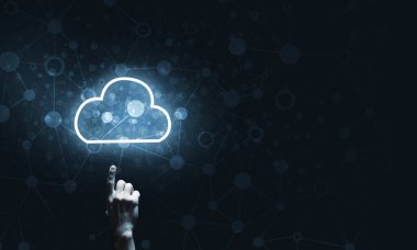 Koyu arkaplanda ışık bulutuna işaret eden insanlar