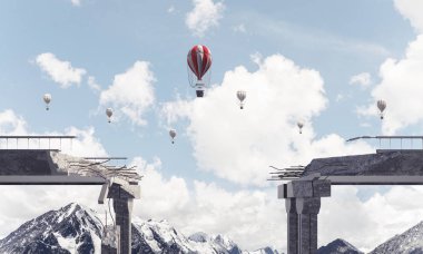 Balonlar arasında yüksek dağlar ve Clear gökyüzü arka plan üzerinde uçan ile kırık beton köprü. 3D render.