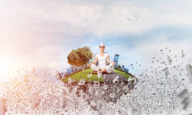 Kadın beyaz giyim gözler tutmak kapalı ve seyir adada hava bulutlu gökyüzü harflerle arka plan üzerinde uçan arasında içinde meditasyon sırasında konsantre. 3D render.