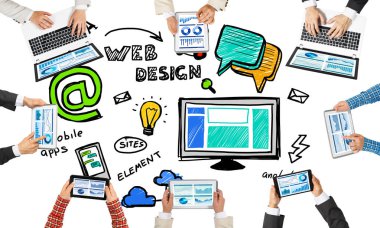 Ellerinde cihazlar bulunan bir grup insan, iletişim ve ağın sembolü olarak birlikte çalışıyor.