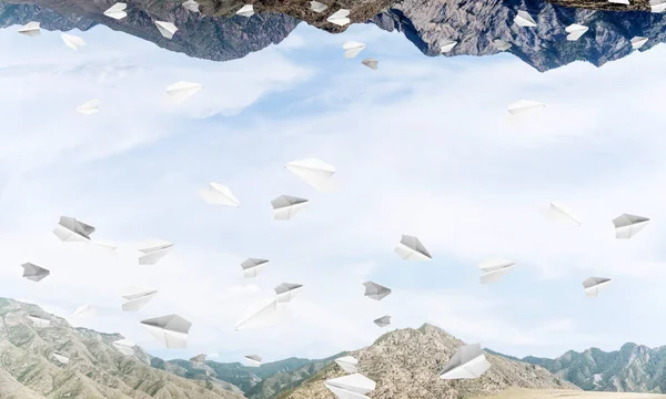 Abstrakcyjny Obraz Dwóch Światów Natura Położony Wśród Papierowe Samoloty Latające — Zdjęcie stockowe