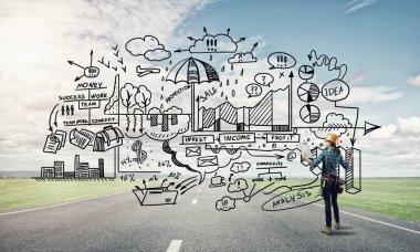 Açık havada mühendis kadının arka planı ve ekrana konsept çizimi