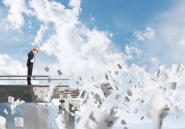 Sorunların çözümü için yeni yollar arıyor.