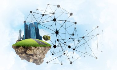 Gökyüzünde yükselen çimen ve şehir manzaralı güzel küçük bir ada.