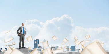 Başarılı bir iş adamı olmak için çok çalış..