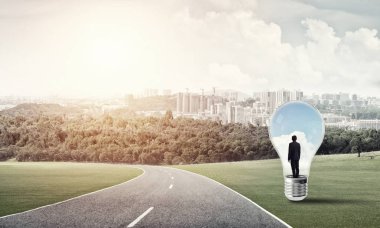 Ampulün içindeki iş adamı