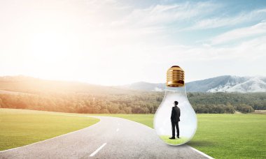 Ampulün içindeki iş adamı