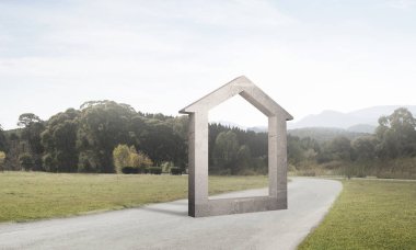 Ev taşı figürü, doğa şartlarına karşı açık arazinin sembolü.