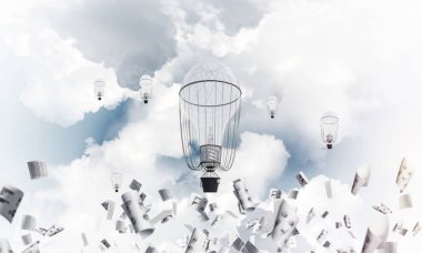 Renkli aerostats kağıt belgeler arasında ve mavi bulutlu gökyüzü üzerinde uçan. 3D render.