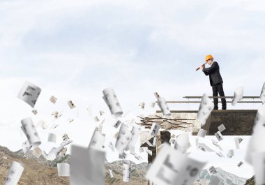Sorunların çözümü için yeni yollarını ararken.