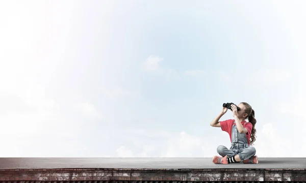 Cute Girl School Age Building Roof Looking Binoculars — Stock Photo, Image