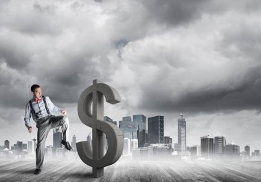 Öfkeli genç işadamı tekme taşı sembolüyle kaza yapacak.