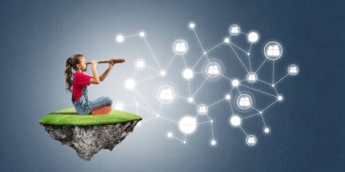 Yüzen adada tatlı bir gülümseme sunan sosyal bağlantı konsepti