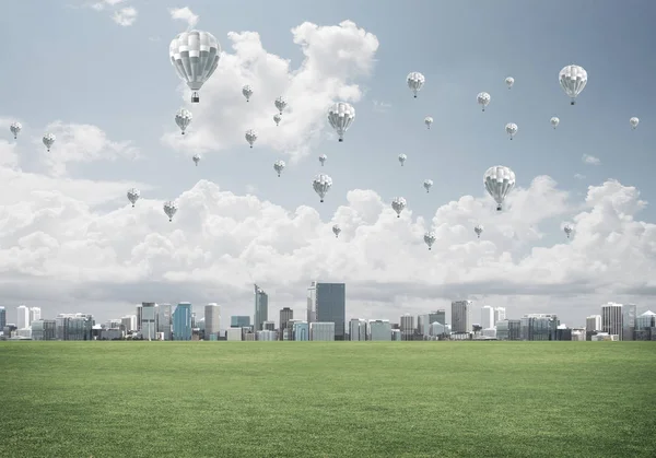 Modernes Stadtbild Mit Gebäuden Und Luftballons Himmel — Stockfoto