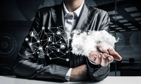 Empresário Terno Mantendo Nuvem Com Conexões Rede Mão Com Visão — Fotografia de Stock