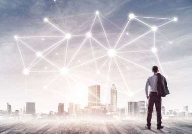 İşadamı arkasını kolluyor ve ağ çizimi kavramına bakıyor