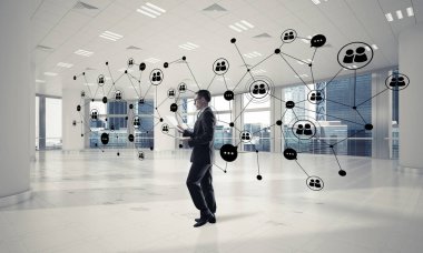 3D ofis içi ve sosyal bağlantı kavramındaki zarif iş adamı. Karışık ortam