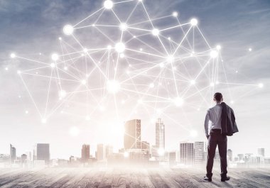 İşadamı arkasını kolluyor ve ağ çizimi kavramına bakıyor