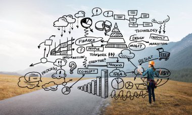 Açık havada mühendis kadının arka planı ve ekrana konsept çizimi