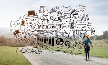 Açık havada mühendis kadının arka planı ve ekrana konsept çizimi