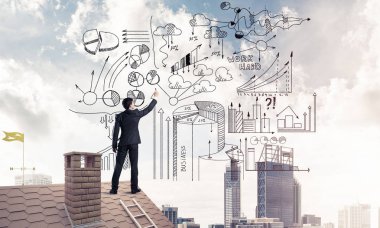 İş başarı planı çizim arka olan genç adam. Karışık teknik