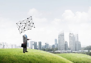 Kafa yerine sosyal ağ kavramına sahip kafasız iş adamı