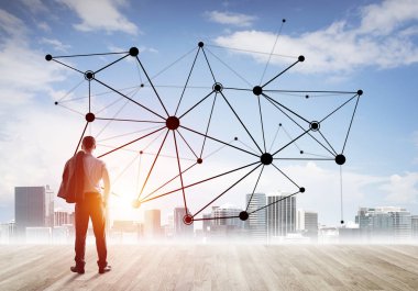 İşadamı arkasını kolluyor ve ağ çizimi kavramına bakıyor