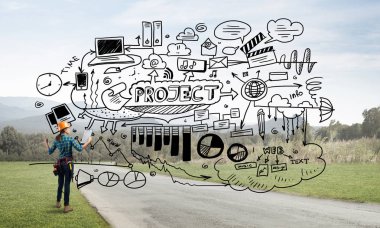 Açık havada mühendis kadının arka planı ve ekrana konsept çizimi