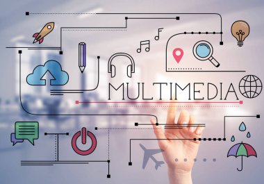 İş kadını ekranda renkli taslak konsepte dokunuyor