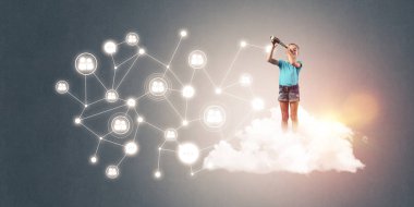 Sosyal bağlantı kavramı sunulması bulut üzerinde sevimli gülümseyen çocuk kız